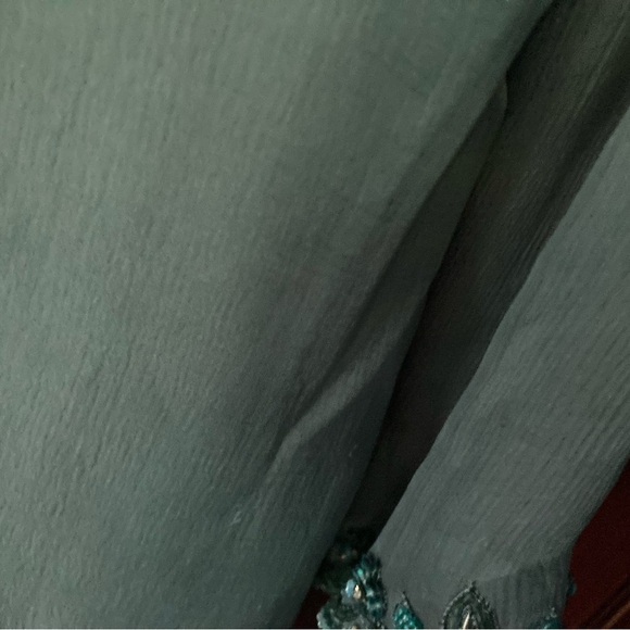 Periwinkle blue chiffon kameez with stones embroidered along neckline Size M - Picture 4 of 7